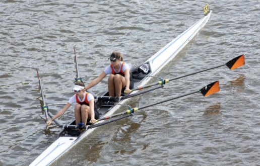 Anna Duffy (’21) rows with ASL crew teammate Claire Graham (’21) in October 2019. Duffy committed to Cornell University for rowing. 