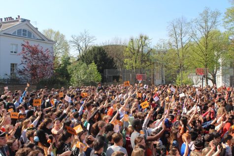 After two years of being separated by COVID-19 restrictions, the entire school gathers on Waverley playground to celebrate Founder’s Day. The community joined together to sing the official ASL anthem, “Once an Eagle” and take an all-school photo.