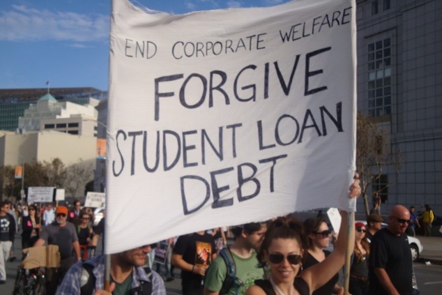 Biden’s student debt relief plan aids students in debt