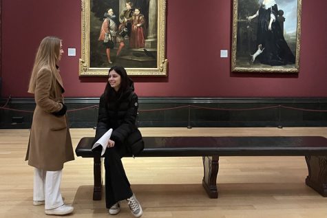 Olivia Ford (’24) and Nur Rahman (’23) view an art exhibition at the National Gallery Jan. 26. Students in the “An Origin Story: Women in Ancient Europe” alternative looked for paintings of women and female artists in preparation for their trip to Portugal.