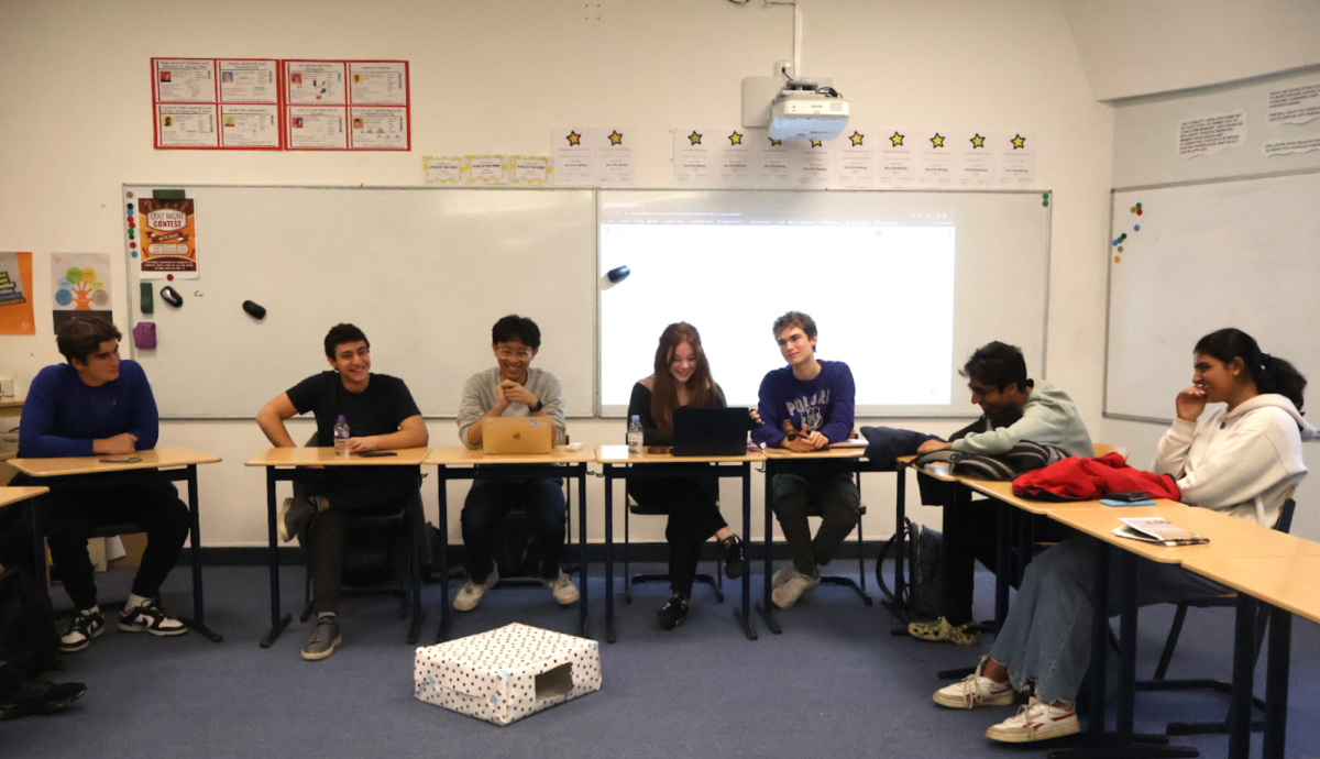 Student Council members discuss at their weekly meeting Nov 9. Leaders of the High School’s councils reflected on the impacts of their organizations on the larger school community and the skills required for them to succeed. 